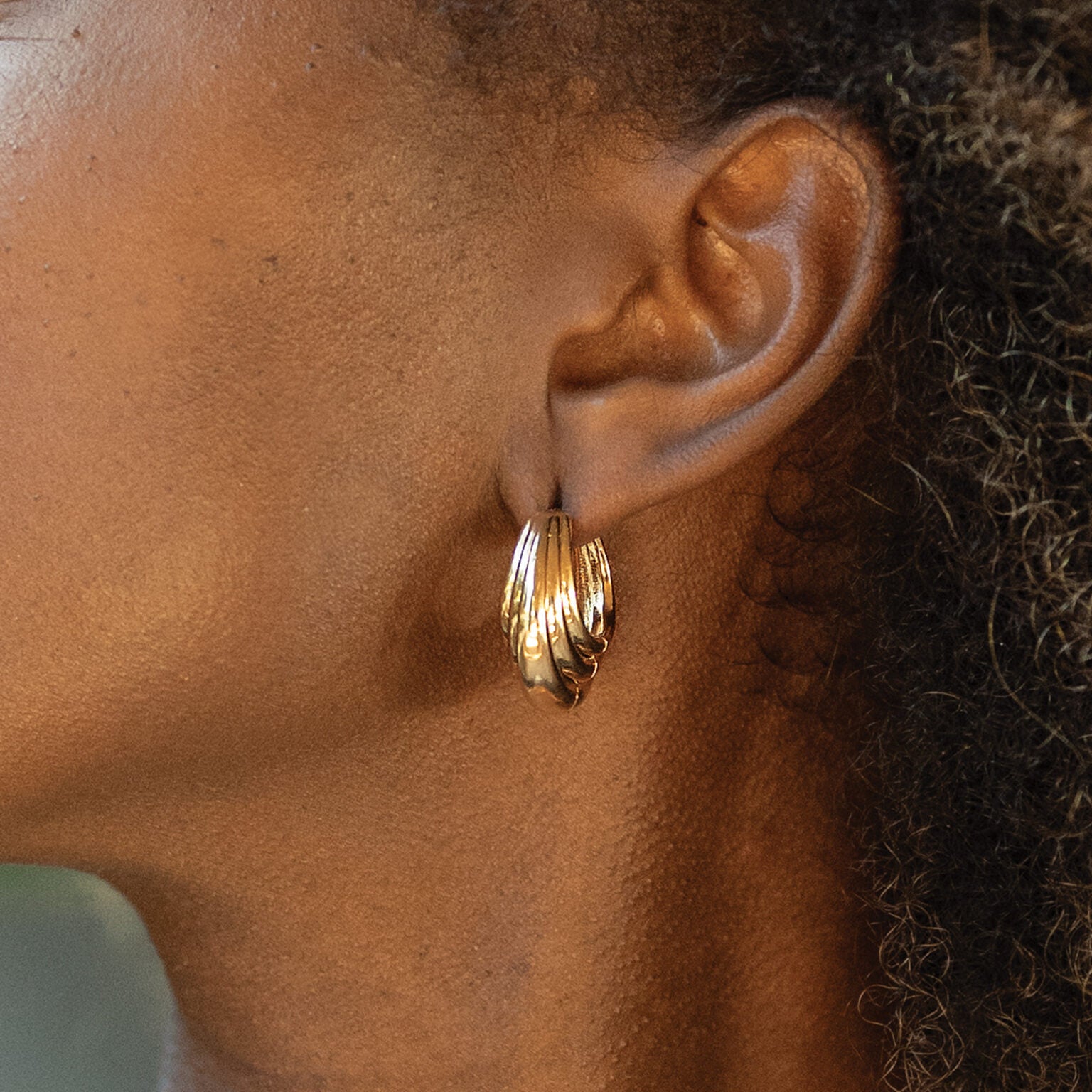 MIDAS CHUNKY RIDGE HOOP EARRINGS